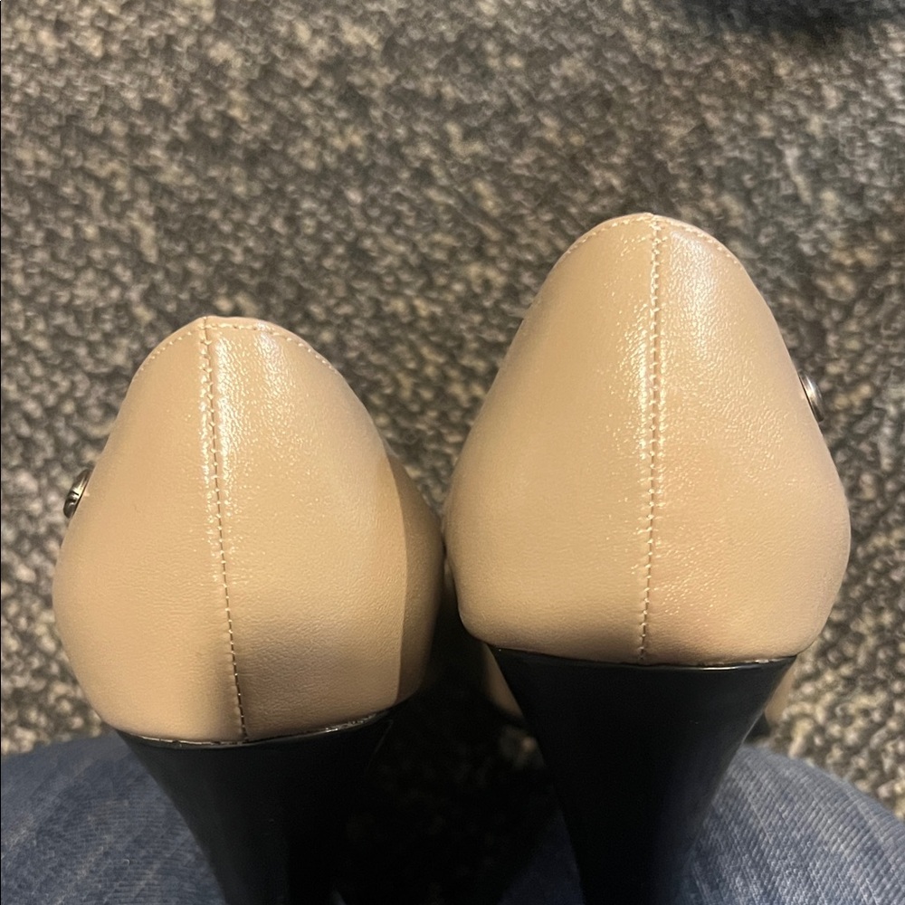Life Stride Beige and Black Heels - Picture 8 of 9